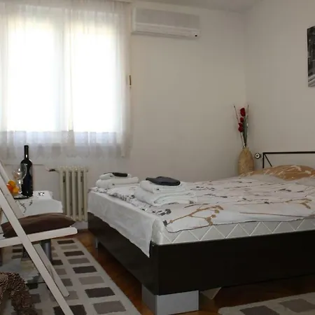 Full View モスタル