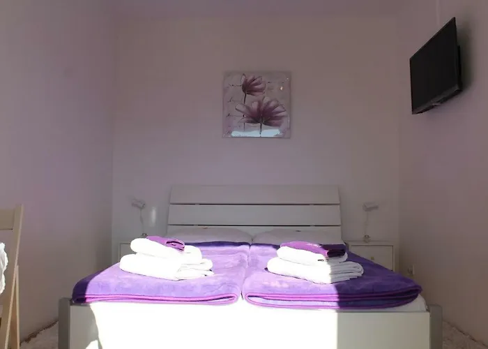 Full View モスタル