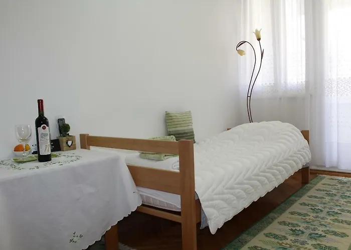 ゲストハウス Full View