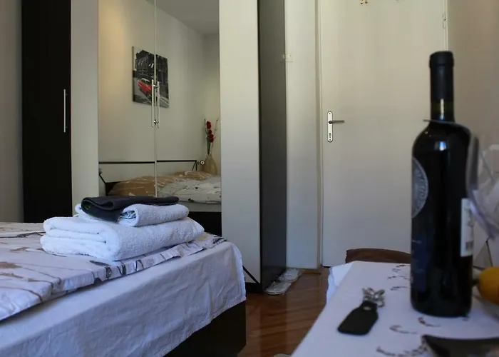 Full View * モスタル