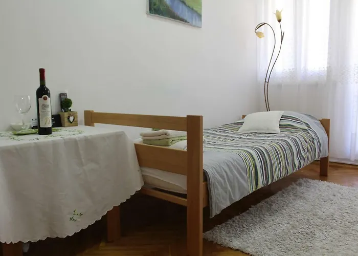 Full View * モスタル