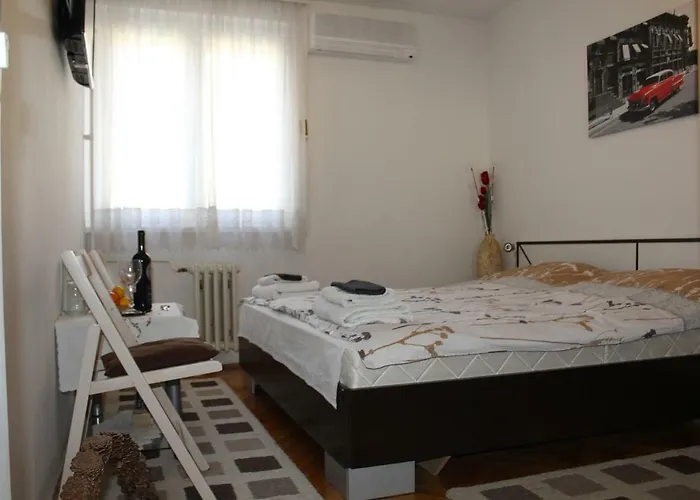 Full View モスタル